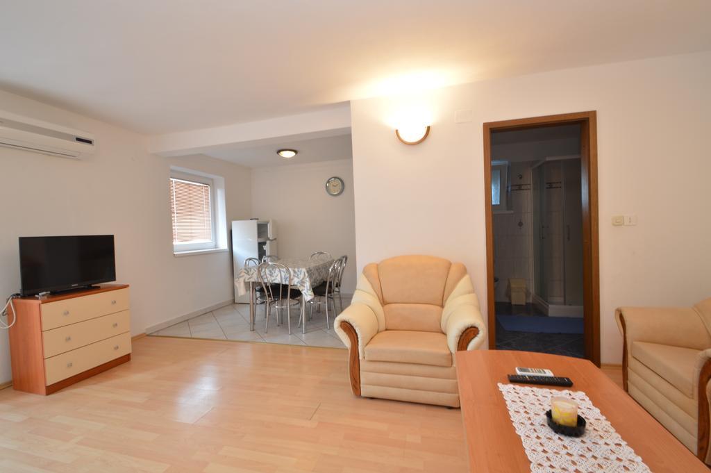 Apartmani Raic Mali Losinj Exterior photo
